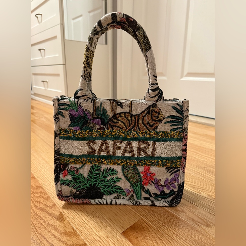 New America & Beyond Viral Safari Tote/Purse